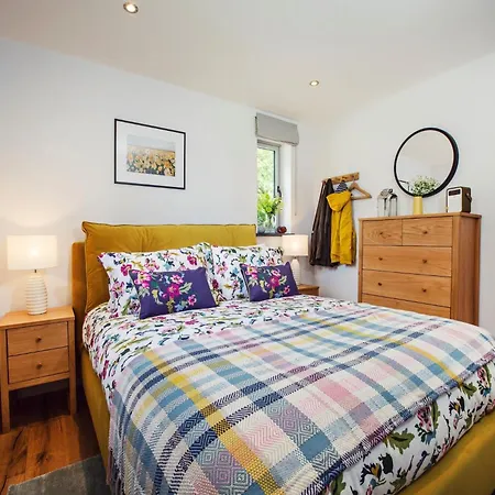 3 Bed In Otley Oc-77577 *